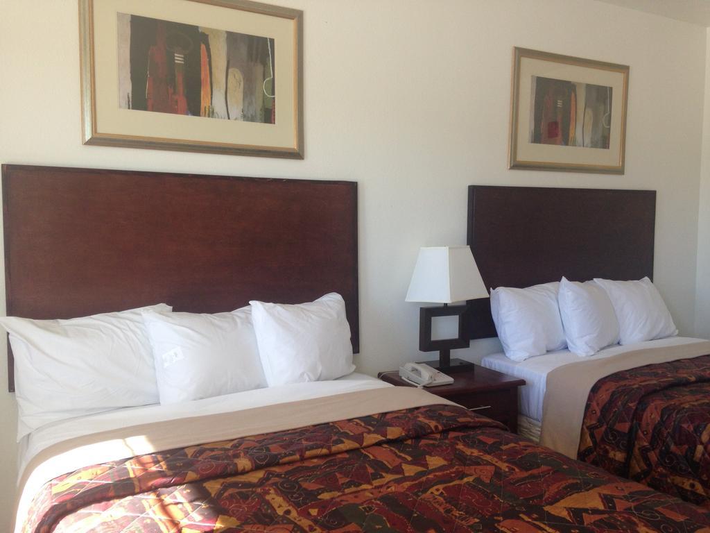 America Inn & Suites Ridgecrest Bilik gambar